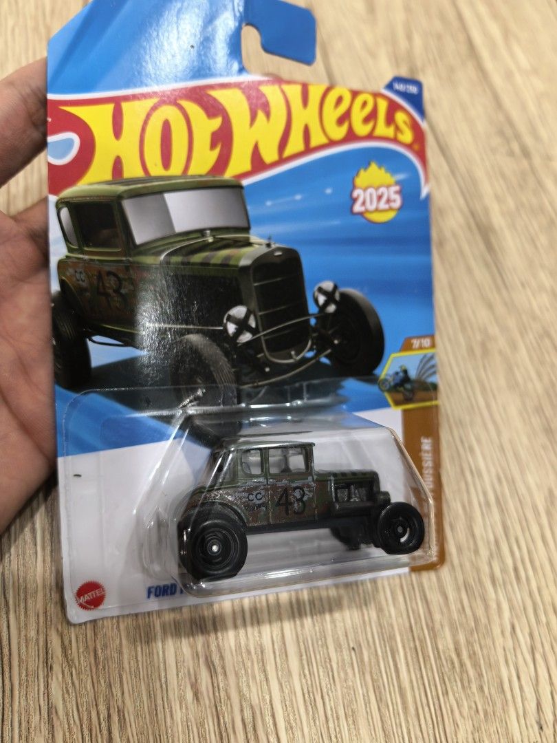 Hot Wheels 2025 Ford Model A Custom/Personalise '31 (Category: Vehicle & Diecast Models) located in Quezon City. Submitted by ccgem (Listing ID 1441441095, Image 1). Description: - Hot Wheels 2025 Ford Model A Custom/Personalise '31 - Dirt Mordus de Poussiere variant - Part of the 7/10 series - Brand new in original packaging - Ideal for collectors or for play.