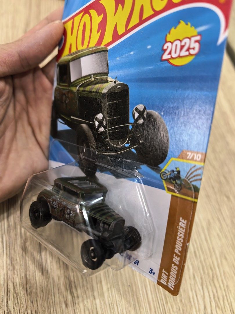 Hot Wheels 2025 Ford Model A Custom/Personalise '31 (Category: Vehicle & Diecast Models) located in Quezon City. Submitted by ccgem (Listing ID 1441441095, Image 2). Description: - Hot Wheels 2025 Ford Model A Custom/Personalise '31 - Dirt Mordus de Poussiere variant - Part of the 7/10 series - Brand new in original packaging - Ideal for collectors or for play.