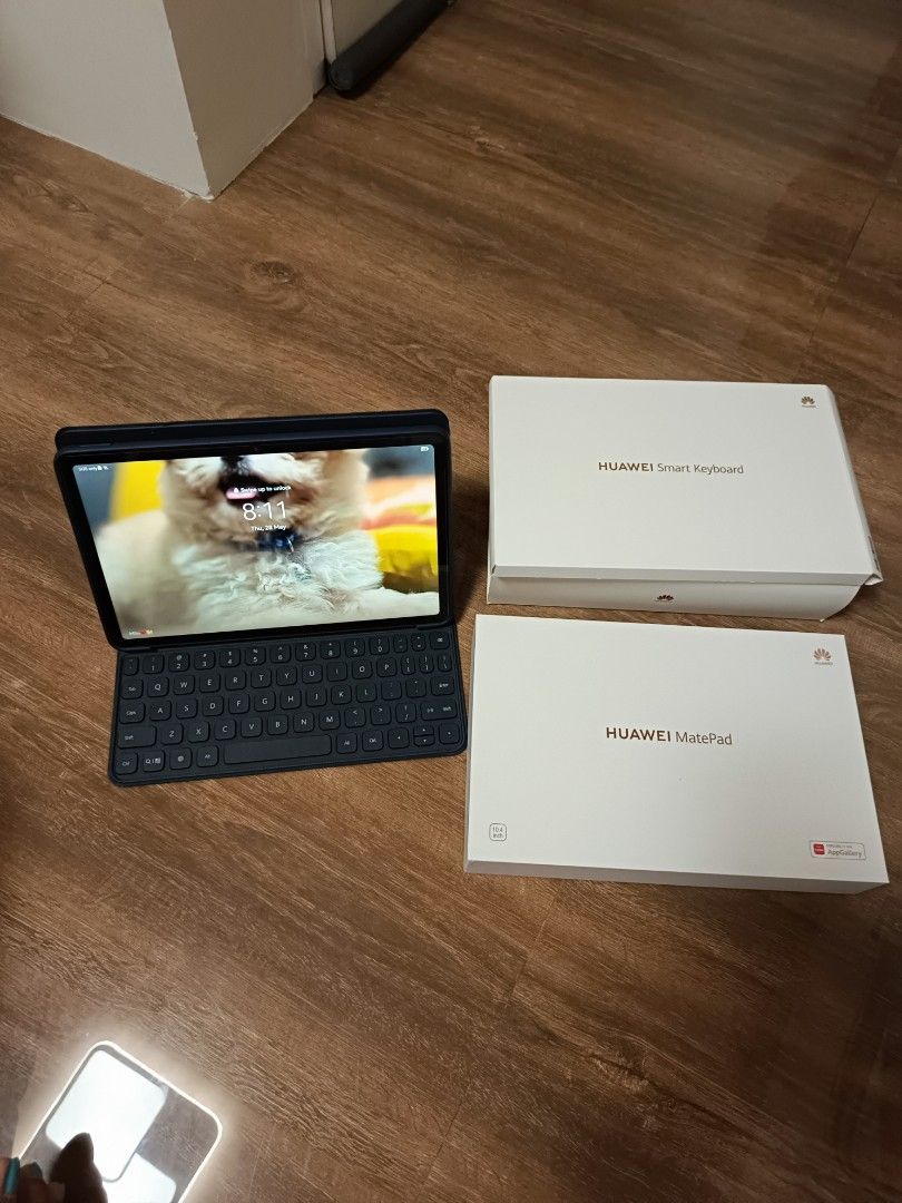 HUAWEI Tablet Model: BAH4-L09 Color: Matt Grey (Category: Others) located in Manila. Submitted by grandstone.d81dfc (Listing ID 1441533071, Image 2). Description: 📱 Huawei Tablet ✅ Model: BAH4-L09 ✅ Color: Matt Grey ✅ ROM: 128GB | RAM: 4GB ✅ With keyboard included ⌨️ ⚠️ No charger included — Type-C lang po ang gamit nito 📦 Check the box for full specs & details.
