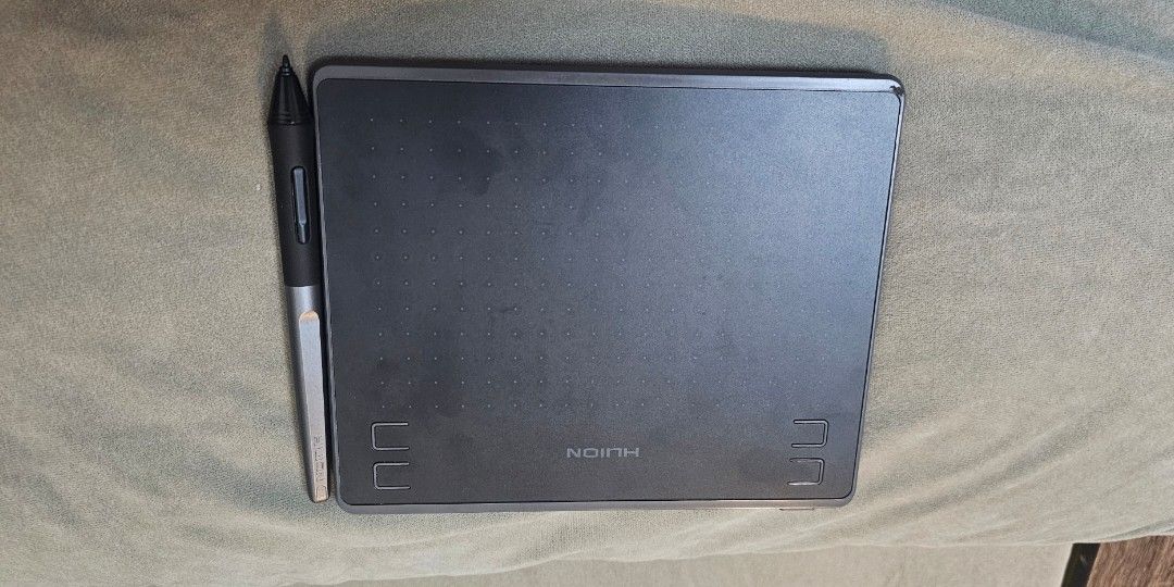 Huion HS64 - Missing Wire (Category: Monitor Screens) located in Mandaluyong City. Submitted by rsclrs (Listing ID 1441499934, Image 1). Description: - Compact and lightweight drawing tablet - 6.3 x 4-inch working area - Battery-free pen with 8192 pressure levels - Smooth and responsive drawing experience - 4 customizable shortcut keys - Compatible with Windows, Mac, Linux, and Android - Great for drawing, editing, online classes, and note-taking