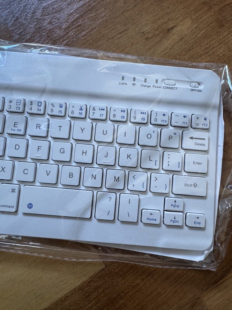 ipad keyboard for tablets or phone white bluetooth471030073708390402