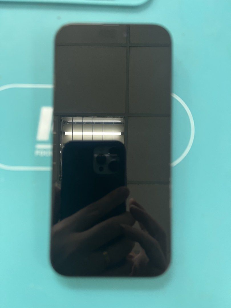 iPhone 16 Pro Max Black Titanium 256GB (Category: iPhone 16 Series) located in Singapore. Submitted by smgift (Listing ID 1441405321, Image 3). Description: 160 paya leber road Orion building #03-01 Singapore 409022 10am to 6pm Hp no 89896165 Donald.