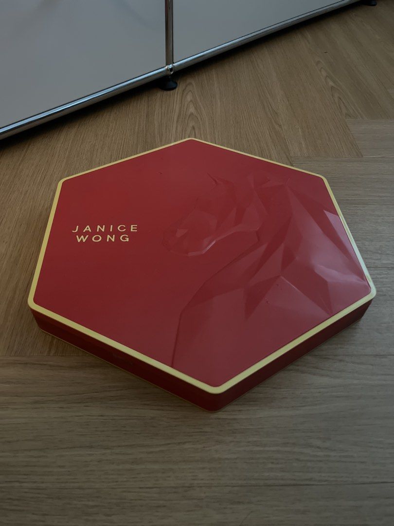 Janice Wong Red Hexagonal Gift Box471215530993920000