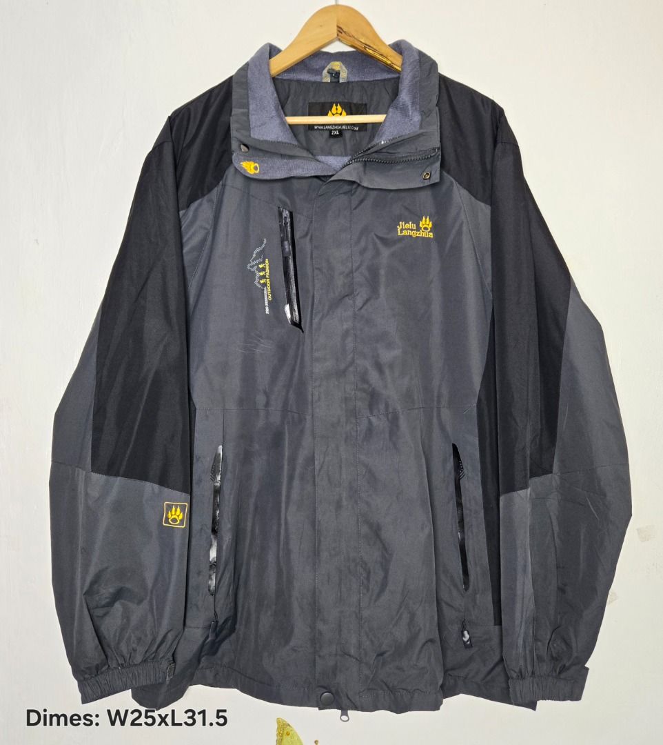 Jielu Langzhun Technical Outdoor Parka (Category: Coats, Jackets and Outerwear) located in Calamba. Submitted by 2ndvibeph (Listing ID 1441559360, Image 1). Description: .