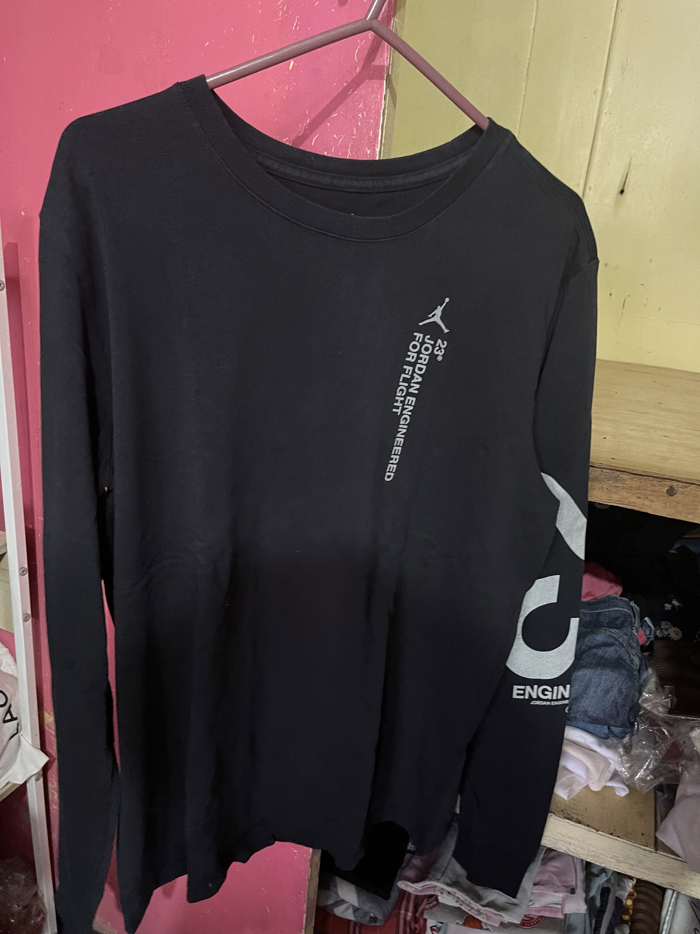 Jordan Long Sleeve T-Shirt Black (Category: Tshirts & Polo Shirts ) located in Quezon City. Submitted by rish40 (Listing ID 1441473224, Image 1). Description: - Brand: Jordan - Color: Black - Style: Long sleeve t-shirt - Graphic: '23 Jordan Engineered For Flight' on front and sleeve - Size: L - Origin: Made in China - Ideal for: Casual wear or sports.