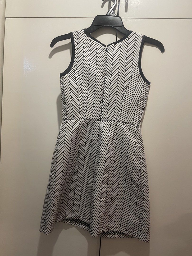 Just G black and white structured Dress (Category: Dresses) located in Quezon City. Submitted by katie8michelle (Listing ID 1441509090, Image 2). Description: Just G black and white structured Dress Nice fabric Sz 1 Fits xxs to xs .