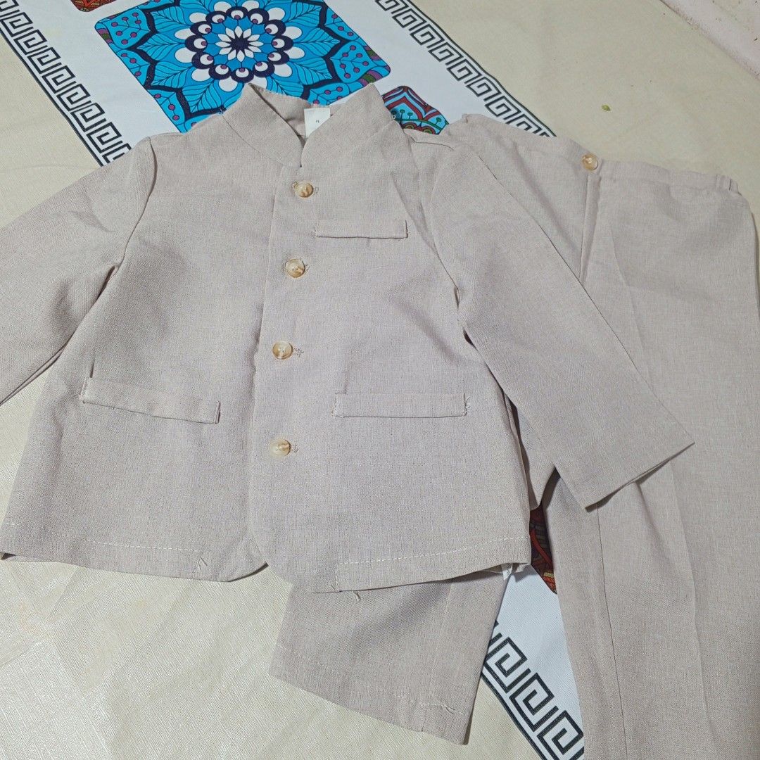 Kids Formal Suit Set - Beige (Category: Babies & Kids Fashion) located in Taguig. Submitted by phoopa (Listing ID 1441548202, Image 1). Description: Pinang ring bearer ng baby ko. Pwede nyo din gamitin to sa mga formal occassions. Pang 1-2y lang. Sobrang ganda at ayos pa nyan..