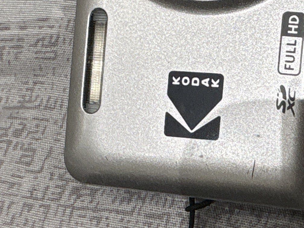 Kodak fz55 (silver) (Category: Cameras) located in Manila. Submitted by sophia.msb_ (Listing ID 1441531417, Image 3). Description: Kodak fz55 Silver - scratches / sample pics are all raw Include, camera case (brown), charger Issue: -Sd card not being read, pa clean nalang, wala namang kailangang ipalit sa parts - flash not working. (Na short circuit ata dahil sa moist) cheap lang naman papalit sa flash. -walang time me pumunta sa paayusan lbc .