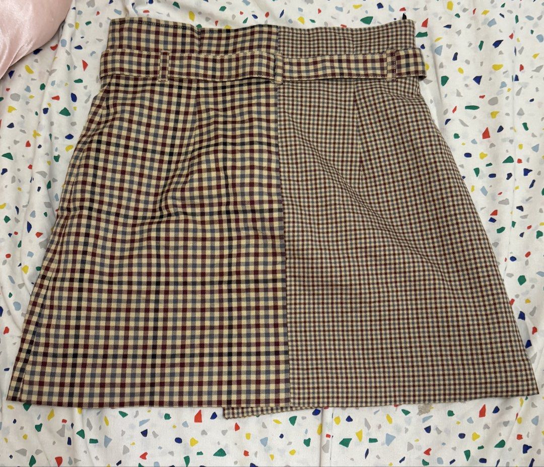 Korean style checkered brown skirt (Category: Skirts) located in Cavite. Submitted by may.tag (Listing ID 1441516535, Image 2). Description: .