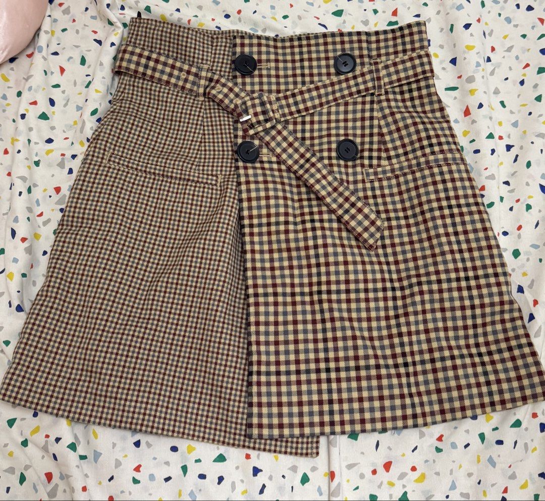 Korean style checkered brown skirt (Category: Skirts) located in Cavite. Submitted by may.tag (Listing ID 1441516535, Image 1). Description: .