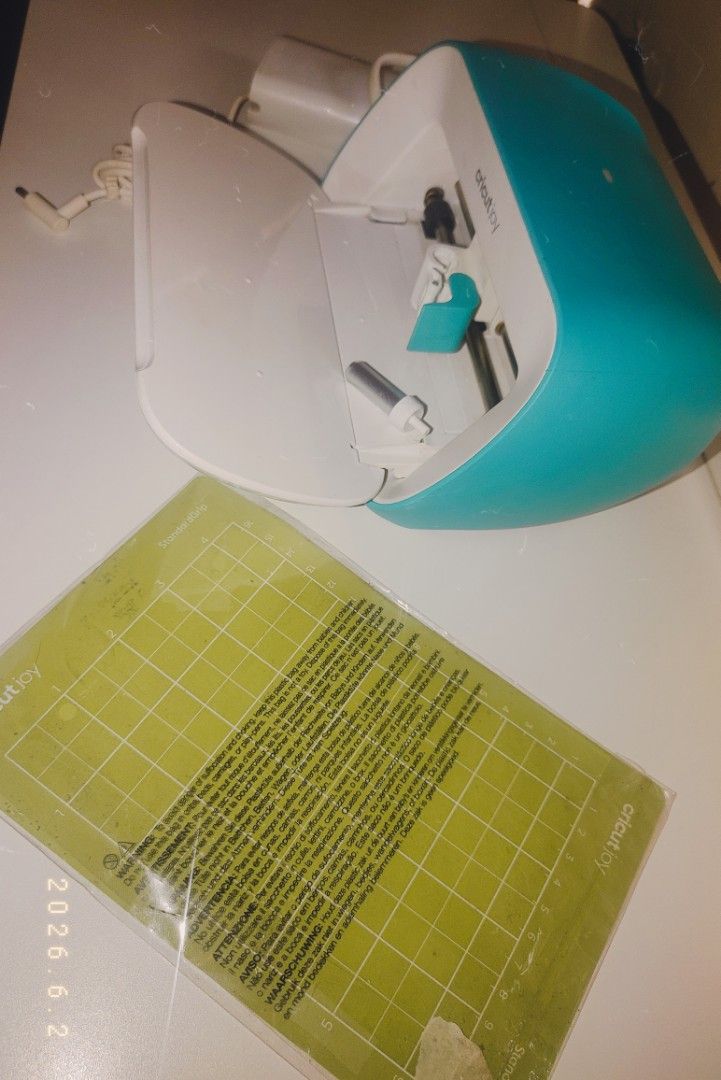 label maker box maker Cricut Joy mini Cutting Machine (Category: Craft Supplies & Tools) located in Paranaque City. Submitted by hemade (Listing ID 1441427987, Image 3). Description: - sticker maker -box maker -precision cutting -photo frame maker -label cutting, shapes, names for mugs, Stanley cup - For organizing work and home -cake topper -upgrading from die cut -with ios app or pc or android -Compact Cricut Joy cutting machine - Ideal for sma