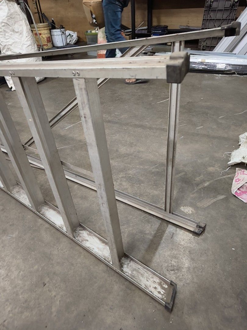 Ladder (Category: Everything Else) located in Singapore. Submitted by viviantglo42131 (Listing ID 1441410288, Image 3). Description: Extension leg for metal work support.