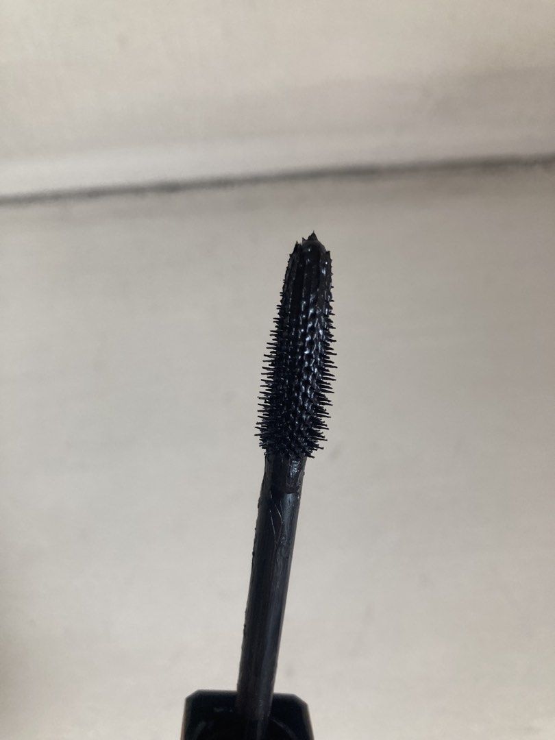 Lancome Lash Idole Mascara Black (Category: Makeup) located in Manila. Submitted by daddythrifter (Listing ID 1441399033, Image 3). Description: Used only twice.