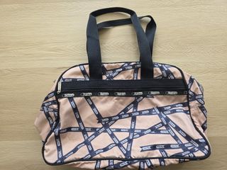（分類：）位於 。 由 moonwalkstudio 提交（商品編號 1441409509，圖片 1）。簡介： 。