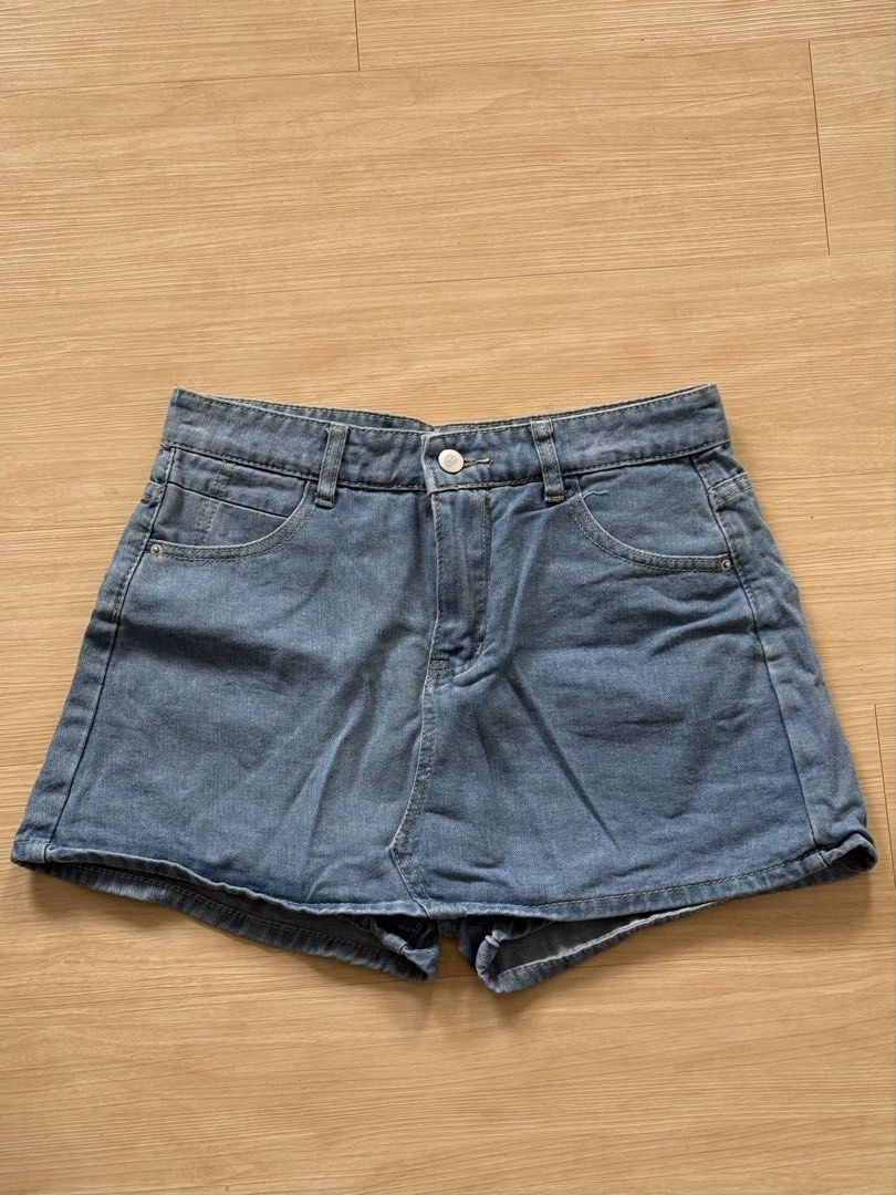 Light Wash Highwaist Denim Skort (Category: Shorts) located in Pateros City. Submitted by lorixlori (Listing ID 1441489647, Image 1). Description: Highwaist Denim Skort • Waist: 29 • Length: 12.5.