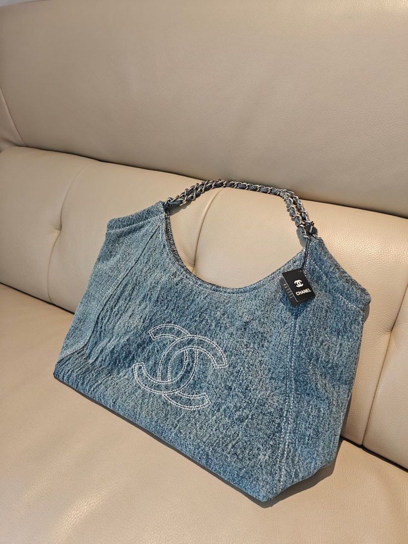 Light Washed Denim Tote Bag VIP GIFT | GWP (Category: Tote Bags) located in Bulacan. Submitted by closetbyally (Listing ID 1441487072, Image 3). Description: Size: 45x18x28cm Due to manual measurement and different measurement methods, please allow 1-3cm deviation. PREORDER NO RUSH SHIPPING! If in doubt, don’t buy! Pls read before ordering. Actual pic posted All prices are fixed. No haggling Strictly PAYMENT FIRST & Shipping only We can also do l