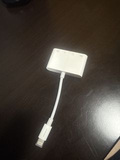Lightning to USB Camera Adapter with SD Card Reader479572978083440640