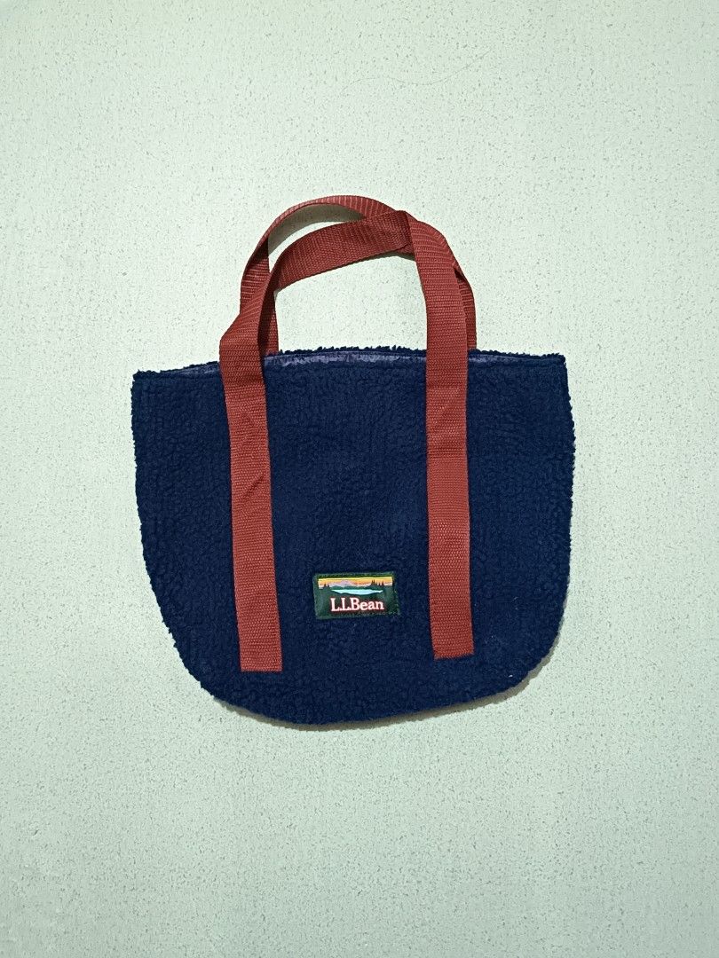 L.L. Bean Fleece Tote Bag (Category: Tote Bags) located in Santa Cruz. Submitted by friendlyfire1 (Listing ID 1441446200, Image 1). Description: 11" x 14" +SF.