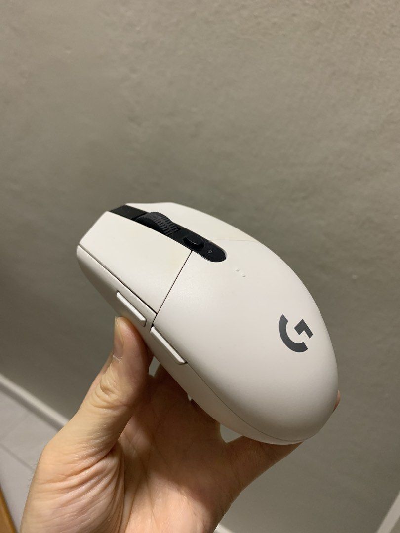 Logitech G304 White Wireless Gaming Mouse471393532411924480