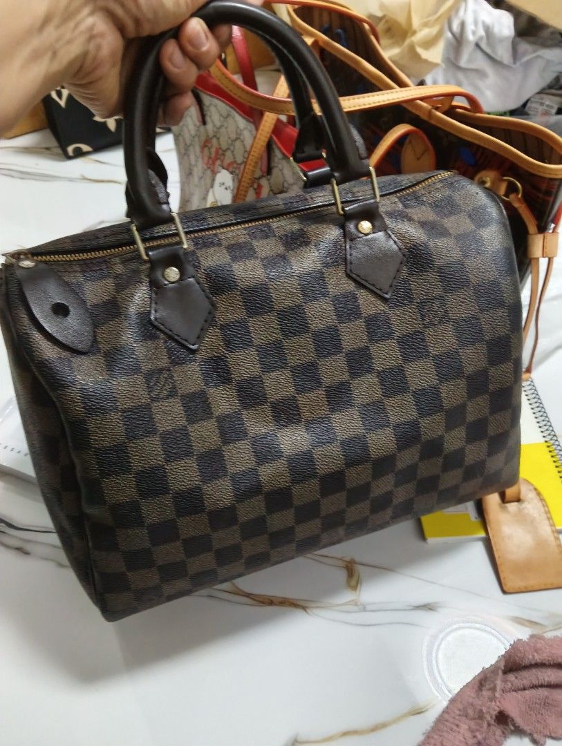 Louis Vuitton Speedy Damier Ebene (Category: Luxury Bags & Wallets) located in Angeles City. Submitted by freehorse_949656 (Listing ID 1441486638, Image 1). Description: ukay preloved bags size 30.