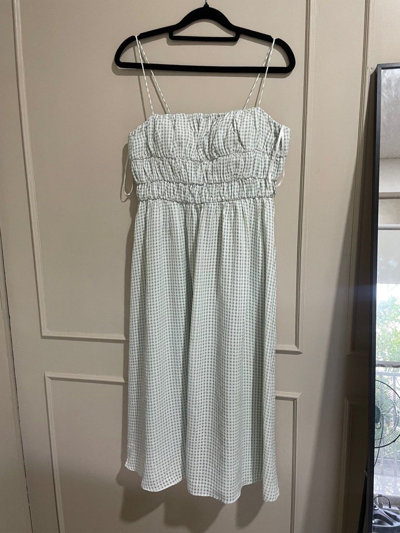 Love, Bonito Dress (Category: Dresses) located in Tacloban City. Submitted by armann9 (Listing ID 1441403959, Image 1). Description: worn 3 times, has pads, very cute wen worn. last price already. no more haggling guys huhu.