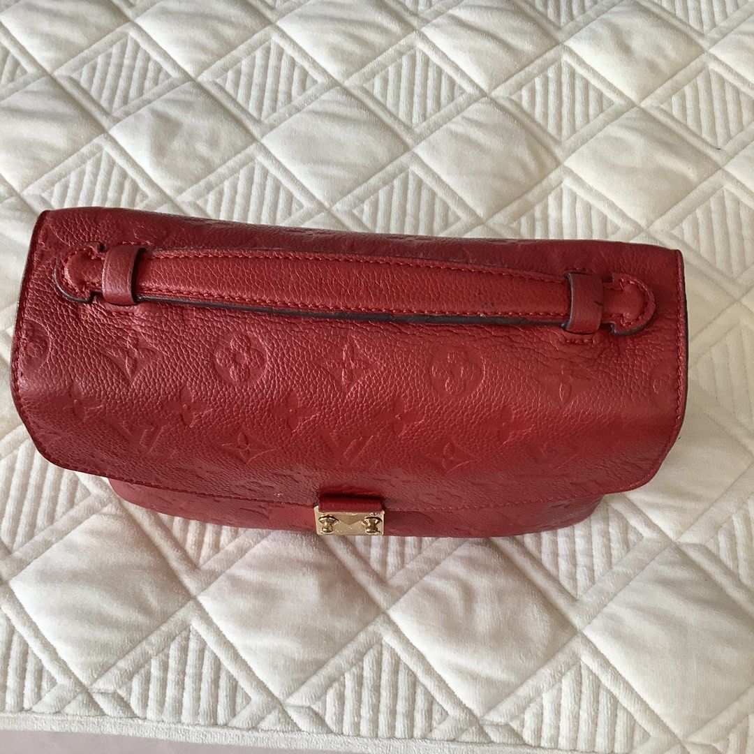 LV (Category: Luxury Bags & Wallets) located in Pasay City. Submitted by lskt_77 (Listing ID 1441479850, Image 3). Description: .