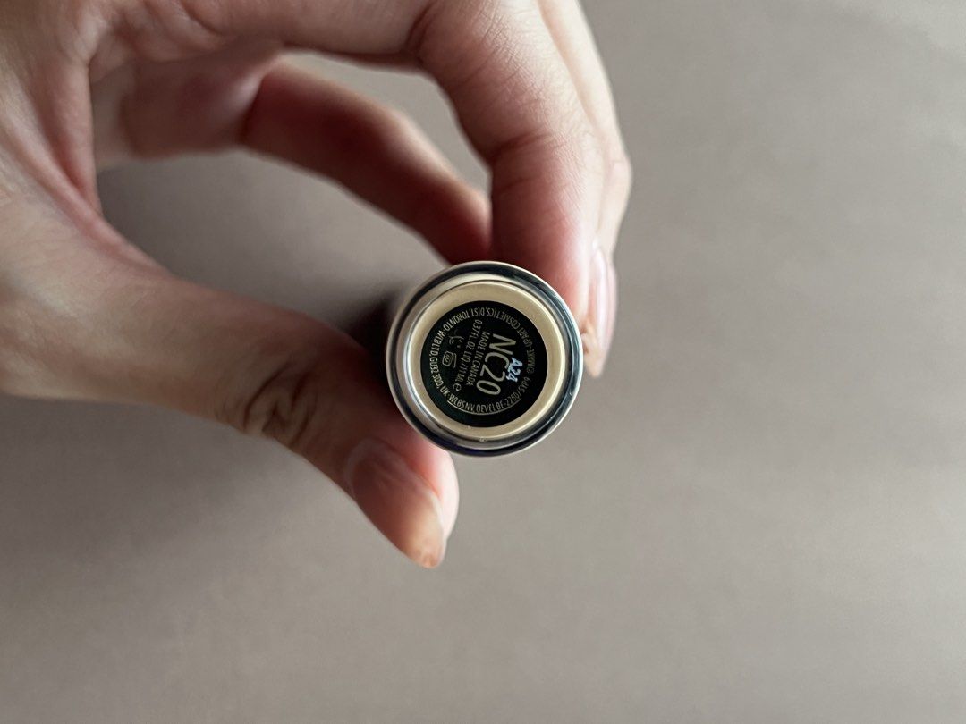 Mac studio radinance concealer (Category: Makeup) located in Mandaluyong City. Submitted by cheesecaked (Listing ID 1441573595, Image 2). Description: swatched only.