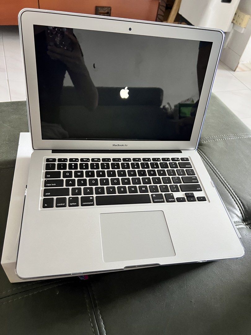 MacBook Air 2015470901217570344961