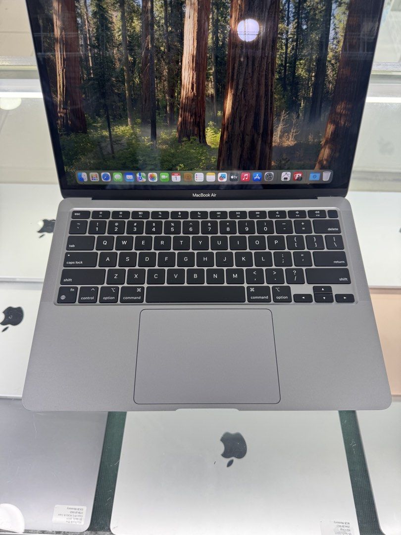 Macbook Air M1 1TB/16 68CC, 98%batt new Update OS (Category: Laptops & Notebooks) located in Manila. Submitted by oddlion-e6f6 (Listing ID 1441415486, Image 3). Description: Sold Out❗️❗️❗️ Apple Laptop Macbook Air M1 13-inch,2020 Processor: M1 Chip Storage: 1TBGB SSD Memory: 16GBRAM mac OS: I already update to latest Version Cycle Count: 68 Baterry Health: 98% Baterry Condition: Normal Color: Space Gray included: Unit, Original Charger, Pouch all