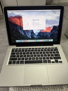 MacBook Pro 2012479537877704386560