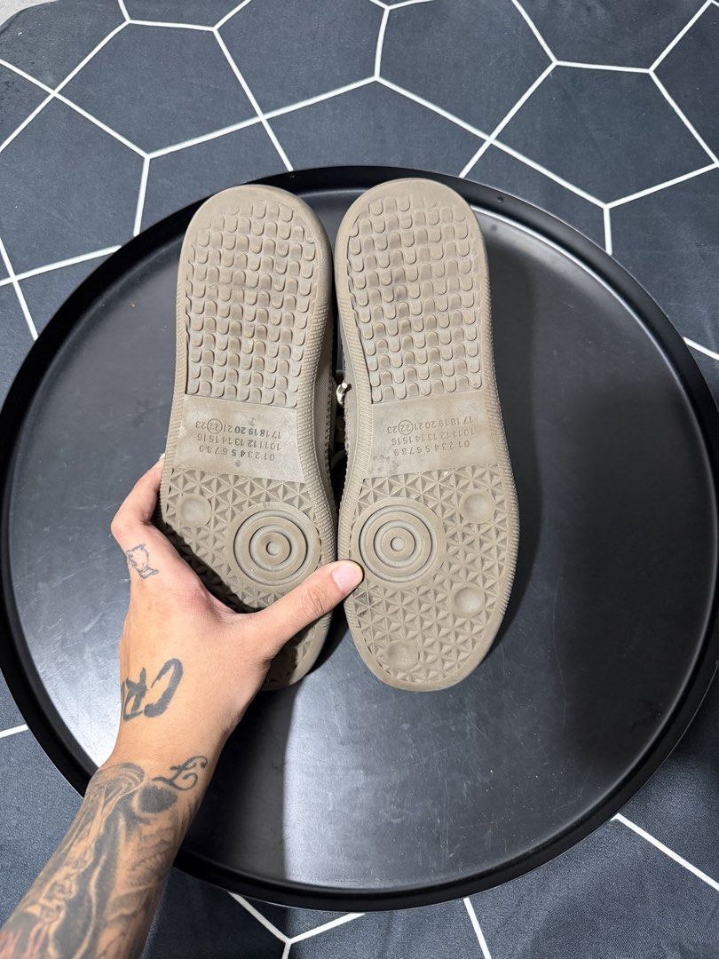 Maison Margiela Gats (Category: Sneakers) located in Valenzuela. Submitted by etcartman (Listing ID 1441519116, Image 3). Description: 7 to 7.5 mens snugfit.