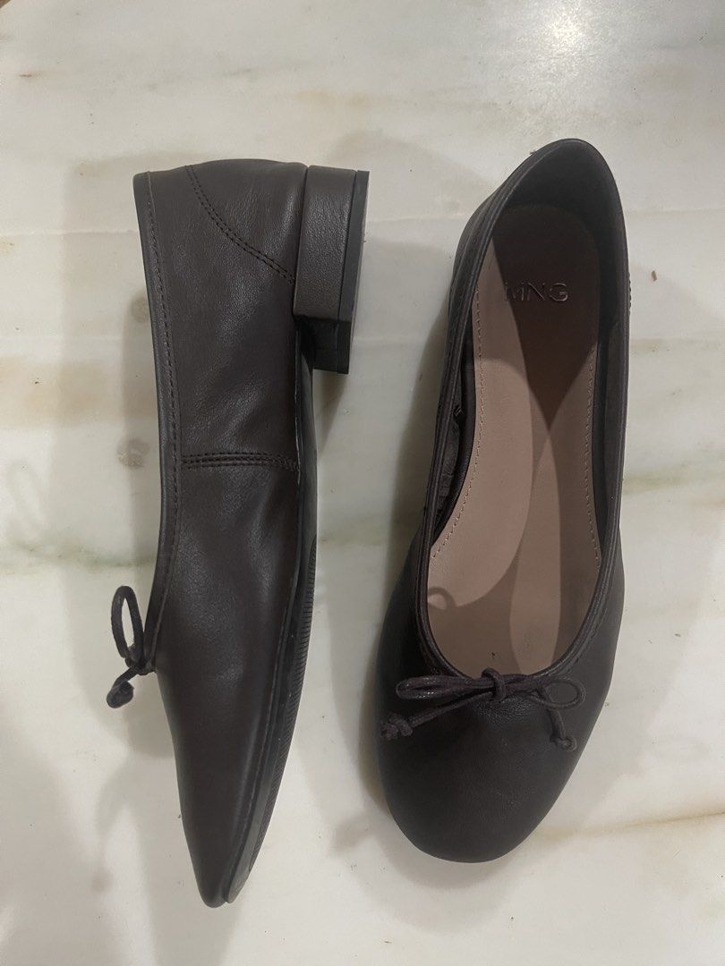 Mango ballet shoes size 5 (Category: Flats & Sandals) located in Quezon City. Submitted by shopnkeep (Listing ID 1441385724, Image 3). Description: Worn once Authentic mango Price bought 3295 selling 1450 no haggling pls Good as new no flaws Color chocolate brown With a little heel not very flat Mop: bpi gcash Shipping: c/o buyer loc qc.
