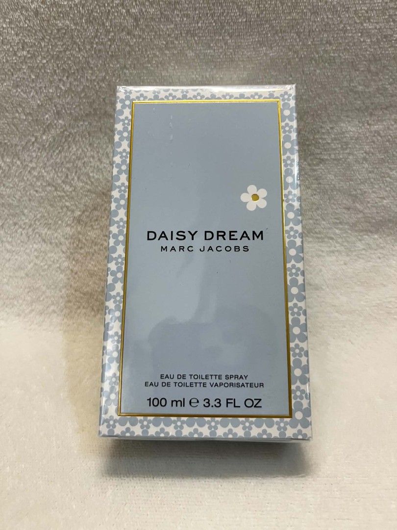Marc Jacobs Daisy Dream Eau de Toilette Spray 100ml (Category: Fragrance & Deodorants) located in Quezon City. Submitted by shinereign (Listing ID 1441540947, Image 3). Description: - Authentic Marc Jacobs Daisy Dream Eau de Toilette Spray - 100ml bottle - Light and fresh scent, ideal for everyday wear - Comes in original, unopened packaging.