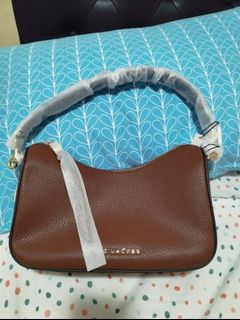 (Category: ) located in . Submitted by buena_shoppe (Listing ID 1441477814, Image 1). Description: .