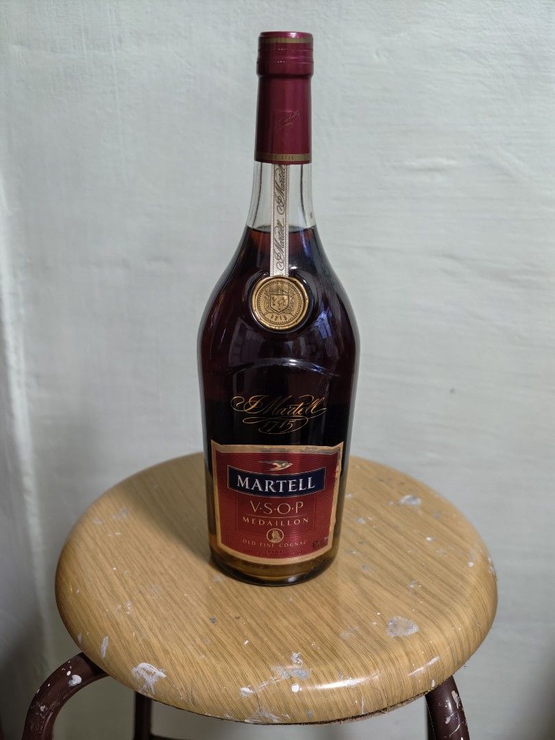 Martell VSOP Medaillon Cognac, Food & Drinks, Alcoholic Beverages