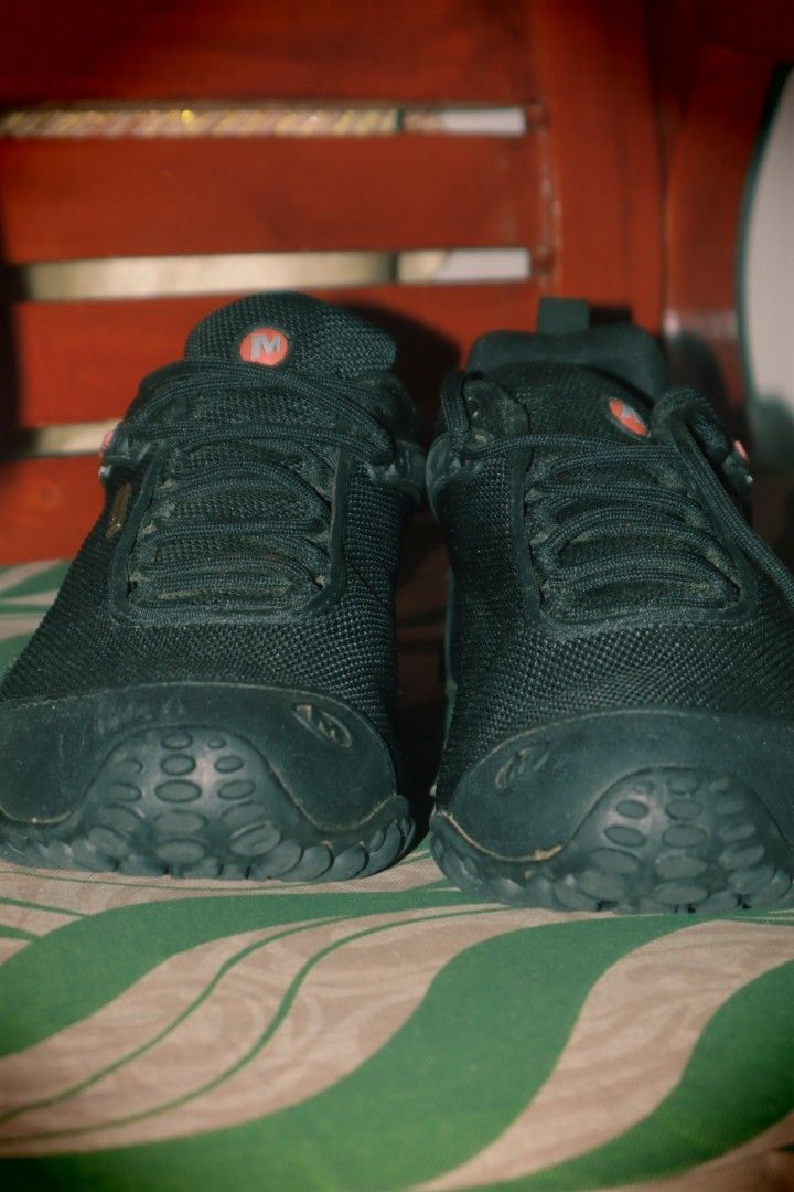 Merrell's Men Camping Shoes (Category: Casual Shoes) located in Piddig. Submitted by itemsbycob (Listing ID 1441534429, Image 2). Description: - Brand: Merrell - Color: Black - Sole: Vibram for excellent grip and durability - Condition: Good, pre-loved - Style: Versatile for outdoor activities or casual wear.