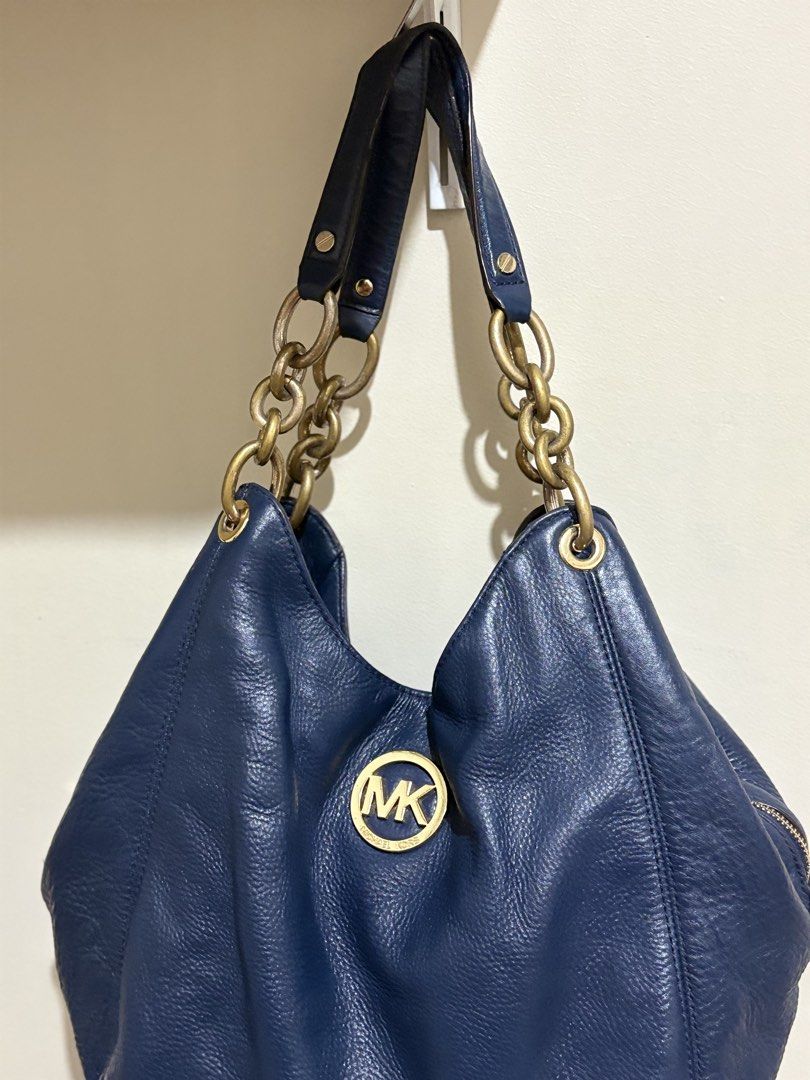 Michael Kors Vintage Leather bag (Category: Shoulder Bags) located in Manila. Submitted by marydirk (Listing ID 1441487572, Image 2). Description: - very good condition yung leather! - fading yung gold chains :) Can do meet ups around qc and bgc area!.