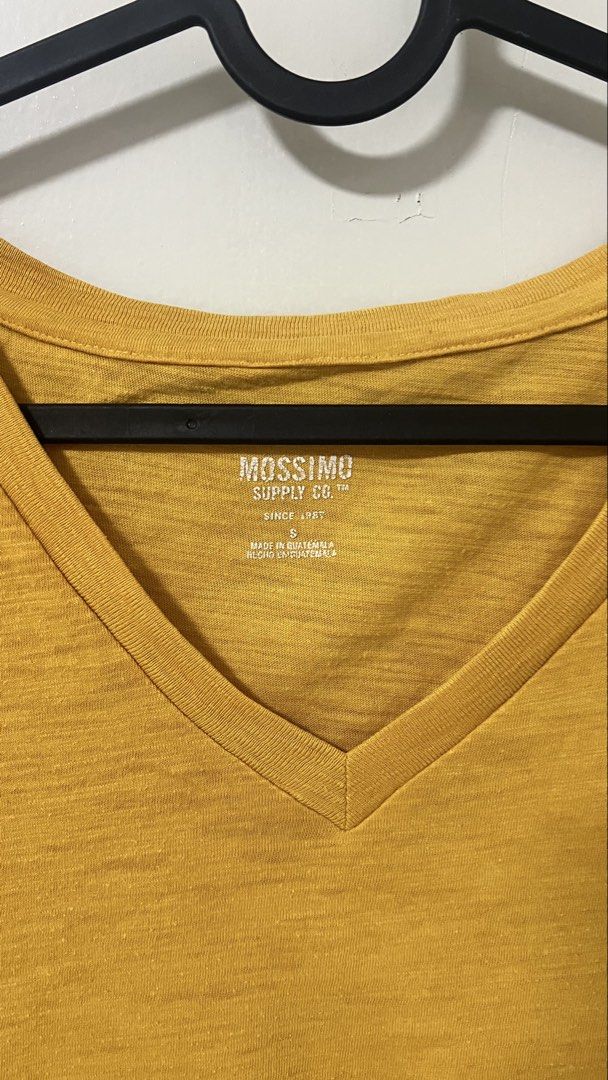 Mossimo V-neck Shirt (Mustard) (Category: Shirts) located in Cavite. Submitted by bubfinds (Listing ID 1441527893, Image 2). Description: Quality: 10/10 Fit: Small to Medium.