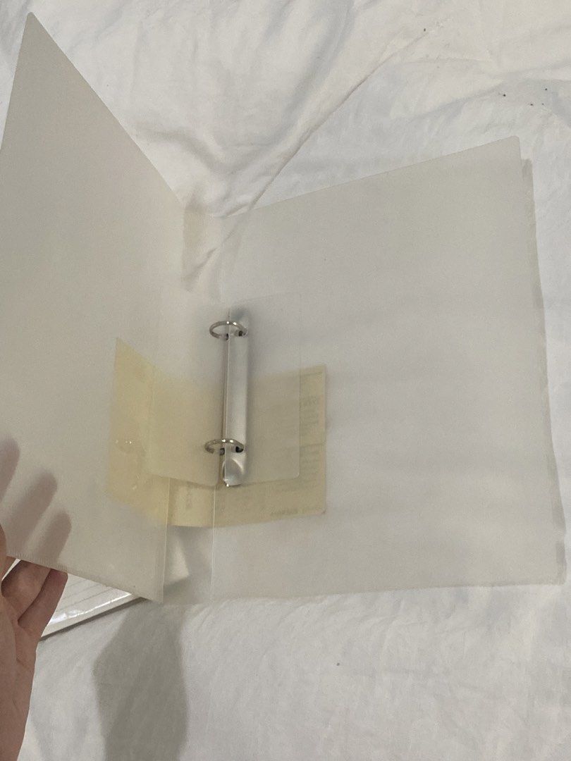Muji PP Clear Binder with loose leaf Refill B5 (2 RINGS) (Category: Stationery & School Supplies) located in Lila. Submitted by atfnya (Listing ID 1441411733, Image 2). Description: Original and loose leaf has 200+ pages .