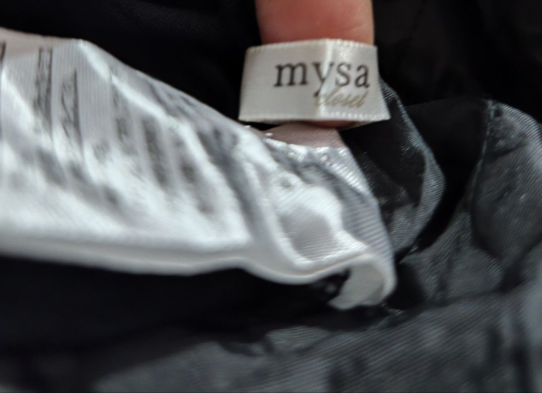 Mysa Closet Black Wide Leg Pants (Category: Jeans) located in La Paz. Submitted by carou89146 (Listing ID 1441443710, Image 3). Description: - Brand: Mysa Closet - Color: Black - Style: Wide leg pants - Features: Elastic waistband for comfort, loose fit - Material: Lightweight feel - Best for: Casual wear waist 27 up to 35 garter back waist length 39.5 inches jnt Express Location Ilocos Province GCash plus sf very nice, looks like new needs washi