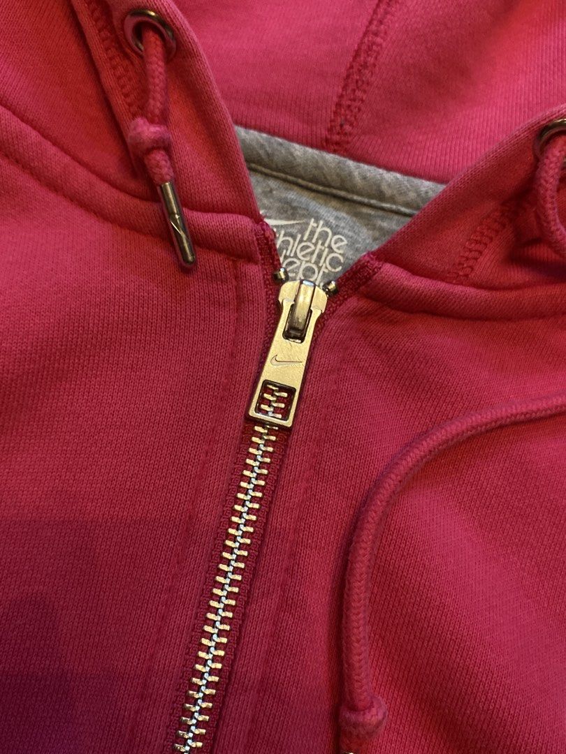 Nike Pink Hoodie Zipper Jacket (Category: Coats, Jackets and Outerwear) located in Abucay. Submitted by ukaystream (Listing ID 1441468075, Image 3). Description: NEGOTIABLE‼️ Size: S - M Width: 20 Length: 24 Issue (s): None Condition: 10/10 Complete Tags Direct Personal Message for Offers Just Swipe for Other Details Washed and Ready to Wear We Can Ship Nation Wide‼️.