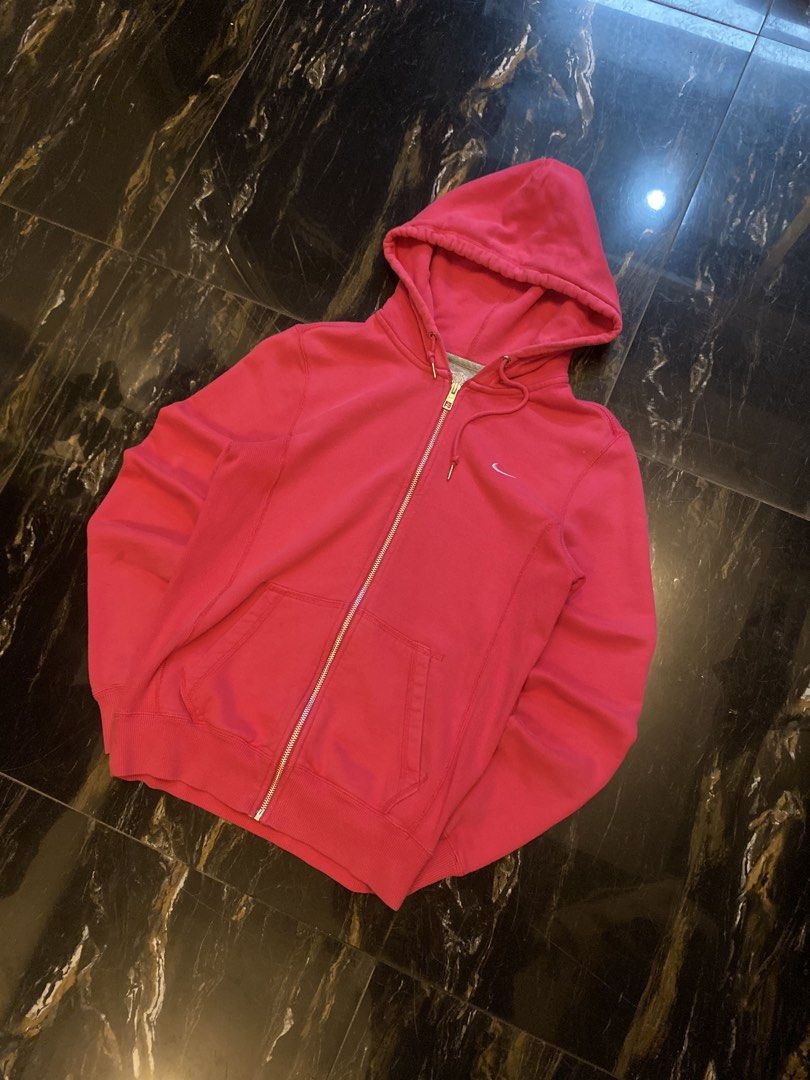 Nike Pink Hoodie Zipper Jacket (Category: Coats, Jackets and Outerwear) located in Abucay. Submitted by ukaystream (Listing ID 1441468075, Image 1). Description: NEGOTIABLE‼️ Size: S - M Width: 20 Length: 24 Issue (s): None Condition: 10/10 Complete Tags Direct Personal Message for Offers Just Swipe for Other Details Washed and Ready to Wear We Can Ship Nation Wide‼️.