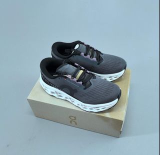 (Category: ) located in . Submitted by khai.uasneakers (Listing ID 1441541953, Image 1). Description: .