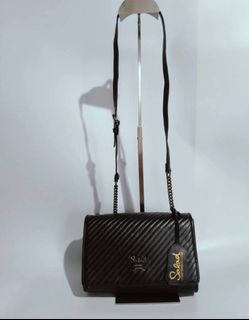 (Category: ) located in . Submitted by secondhand_shop2 (Listing ID 1441468842, Image 1). Description: .