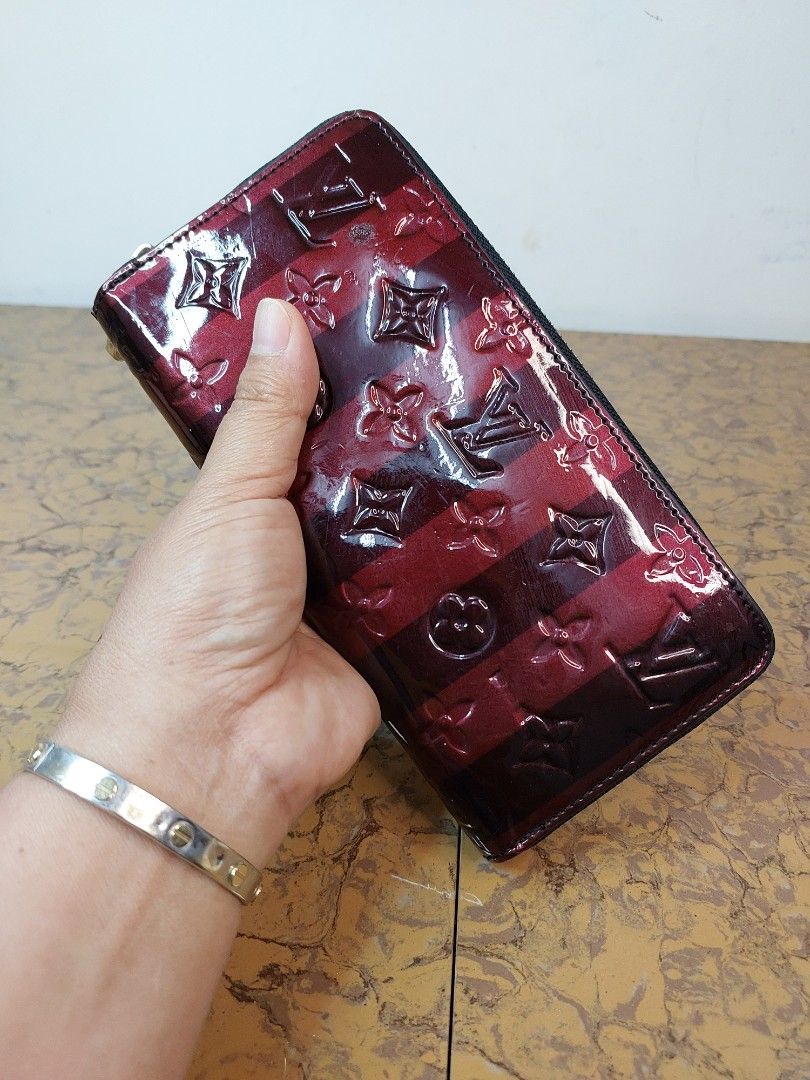 P800 only # 23791 - long zippy wallet (Category: Wallets & Card holders) located in Cagayan de Oro. Submitted by jocelynt483 (Listing ID 1441400013, Image 1). Description: P800 only # 23791 - long zippy wallet.