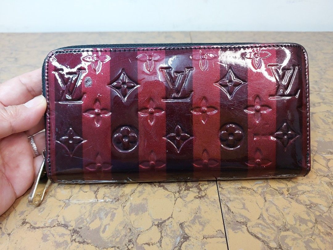 P800 only # 23791 - long zippy wallet (Category: Wallets & Card holders) located in Cagayan de Oro. Submitted by jocelynt483 (Listing ID 1441400013, Image 2). Description: P800 only # 23791 - long zippy wallet.