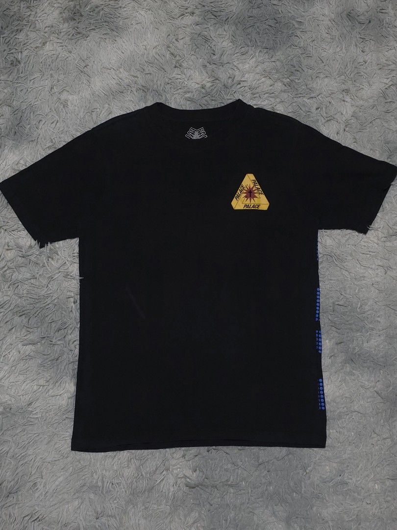 Palace Black Graphic T-Shirt (Category: Tshirts & Polo Shirts ) located in Abulug. Submitted by humanwhosellthings (Listing ID 1441484834, Image 1). Description: P A L A C È ✅️Size: Medium ✅️Dimension: 20W x 27L ✅Condition: Excellent ✅Issue: none ✅Color Rate: 9.8/10.