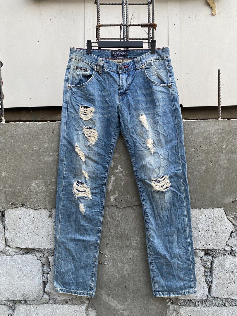 Philip Plein Distress Jeans (Category: Jeans) located in Candaba. Submitted by dejesus.bench17 (Listing ID 1441545048, Image 2). Description: Philip Plein Distress Ripped Jeans -Color: Sky Blue -Condition: Excellent -Color rate: 9/10 -Issue(s): None -Dimes: W33 L41 Hem7 -Price: ship.