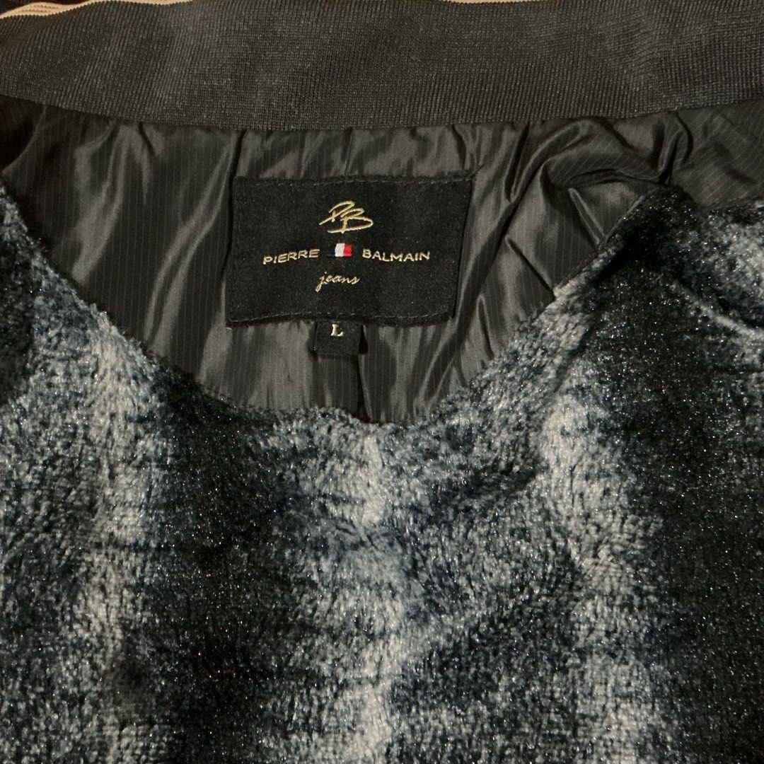 Pierre Balmain mens jacket Auth (Category: Activewear) located in Angeles City. Submitted by goodbuysathome (Listing ID 1441560804, Image 3). Description: large mens pierre balmain jacket Add sf 74 Gcash payment Last price npo.