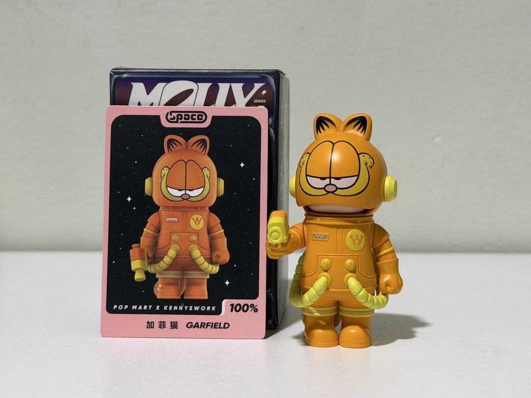 pop mart space molly ‘garfield’ 100% series 3 (Category: Toys & Games) located in Paranaque City. Submitted by goodbones (Listing ID 1441557991, Image 1). Description: complete inclus figure in good condi card has small flaws (x sensi) loc: parañaque city mod: jnt/sdd (buyer shoulders fee) mop: gcash.